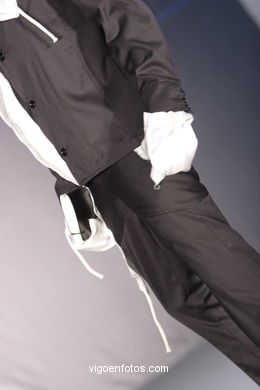 Ser - Manumago - Runway Fashion of young fashion designer. Vigoferia 2005 - Spain. 