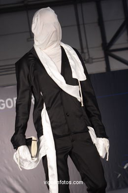 Ser - Manumago - Runway Fashion of young fashion designer. Vigoferia 2005 - Spain. 