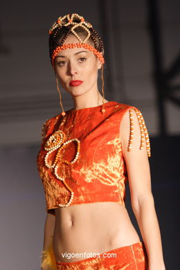 Masaimove- Rita Lora
(Runway Fashion of young fashion designer 2005)
. 