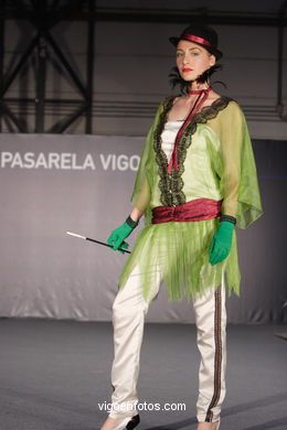 Esos locos años 20 - Raquel Santana Portela - Runway Fashion of young fashion designer. Vigoferia 2005 - Spain.