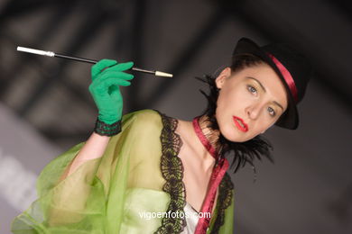 Esos locos años 20 - Raquel Santana Portela - Runway Fashion of young fashion designer. Vigoferia 2005 - Spain.
