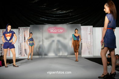 Almudena Alcaide . Pasarela de J�venes Dise�adores 2009 - Vigoferia. 