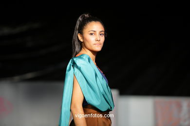 Almudena Alcaide . Pasarela de J�venes Dise�adores 2009 - Vigoferia. 