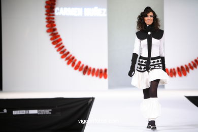 Carmen N��ez Campos. Pasarela Tesoira 2006 de Nuevos Creadores de Moda. Centro Cultural Caixanova. Vigo.. 