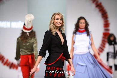Carmen N��ez Campos. Pasarela Tesoira 2006 de Nuevos Creadores de Moda. Centro Cultural Caixanova. Vigo.. 
