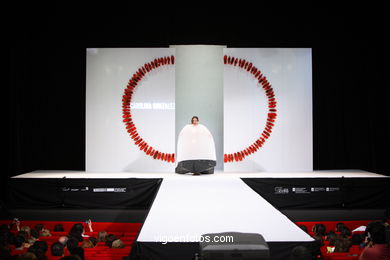 Carolina Gonz�lez Garc�a. Tesoira 2006. Fashion Designers. 