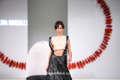 Carolina Gonz�lez Garc�a. Tesoira 2006. Fashion Designers. 