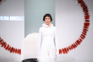 Carolina Gonz�lez Garc�a. Tesoira 2006. Fashion Designers. 