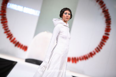 Carolina Gonz�lez Garc�a. Tesoira 2006. Fashion Designers. 