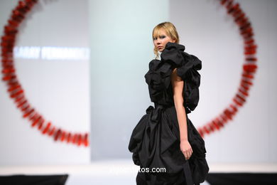 Saray Fernández Marques. Pasarela Tesoira 2006 de Nuevos Creadores de Moda. Centro Cultural Caixanova. Vigo..
