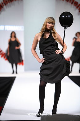 Saray Fernández Marques. Pasarela Tesoira 2006 de Nuevos Creadores de Moda. Centro Cultural Caixanova. Vigo..