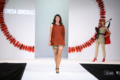 María Teresa Iglesias González. Pasarela Tesoira 2006 de Nuevos Creadores de Moda. Centro Cultural Caixanova. Vigo..
