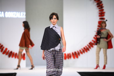 María Teresa Iglesias González. Pasarela Tesoira 2006 de Nuevos Creadores de Moda. Centro Cultural Caixanova. Vigo..
