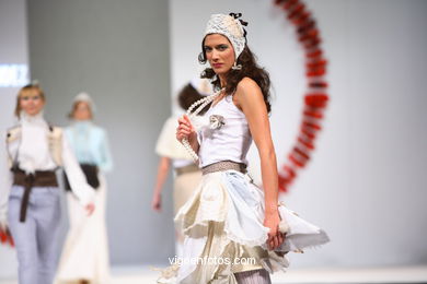 Helena Fern�ndez-Nov�a Vicente. Tesoira 2006. Fashion Designers. 