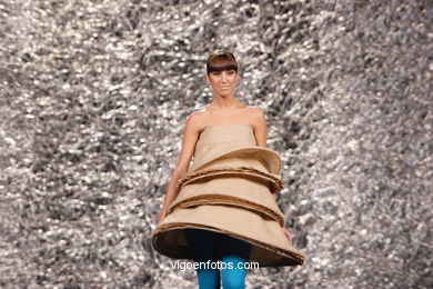 Mar�a Rosa Mart�nez Isla. Runway Fashion of young designer 2007. Tesoira 2007. 