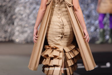 Mar�a Rosa Mart�nez Isla. Runway Fashion of young designer 2007. Tesoira 2007. 