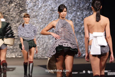 Lidia Poza Pi�eiro. Colecci�n: Tarde de Domingo. Pasarela Tesoira 2007 de Nuevos Creadores de Moda. Centro Cultural Caixanova. Vigo. (15/11/2007). 