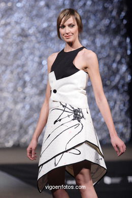 Mariana Luc�a Girola Iglesias. Runway Fashion of young designer 2007. Tesoira 2007. 