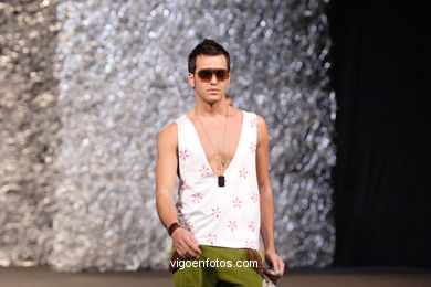 Leticia Priegue Lago. Runway Fashion of young designer 2007. Tesoira 2007. 