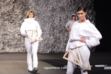 Maruxa Calder�n Pall�n. Runway Fashion of young designer 2007. Tesoira 2007. 