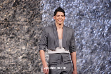 Olalla Novoa Seisdedos. Runway Fashion of young designer 2007. Tesoira 2007. 