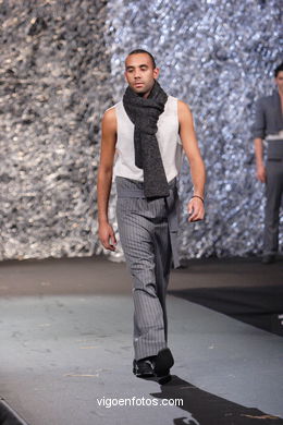 Olalla Novoa Seisdedos. Runway Fashion of young designer 2007. Tesoira 2007. 