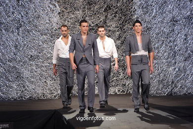 Olalla Novoa Seisdedos. Runway Fashion of young designer 2007. Tesoira 2007. 