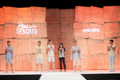ACERCA DE LA CAMISA (ABOUT THE SHIRT). FASHION DESIGNER: ANTÍA LÓPEZ CEDRÓN. RUNWAY FASHION OF YOUNG FASHION DESIGNER 2010