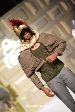 Marcos Barra Rodr�guez. Pasarela de moda Tesoira 2008. 