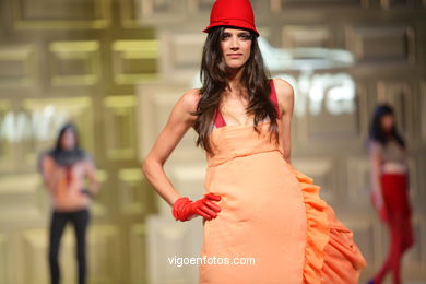 Roc�o Caram�s Castro. Pasarela de moda Tesoira 2008. 