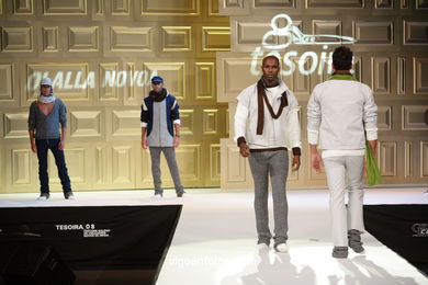 Olalla Novoa Seisdedos. Pasarela de moda Tesoira 2008.