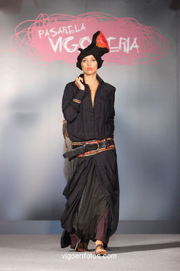 Grupo: Atelier Des Mille Collines . Runway Fashion of young designer 2007. 