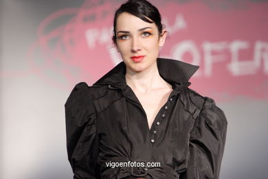 Areli Egía - Colección: Metamorfosis - Pasarela de Moda de Jóvenes Diseñadores 2007. Vigo. Vigoferia.