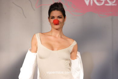 Tessa Pujadas - Colección: Romantic Circus - Pasarela de Moda de Jóvenes Diseñadores 2007. Vigo. Vigoferia.