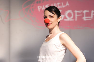 Tessa Pujadas - Colección: Romantic Circus - Pasarela de Moda de Jóvenes Diseñadores 2007. Vigo. Vigoferia.