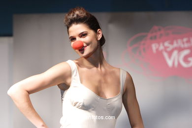 Tessa Pujadas - Colección: Romantic Circus - Pasarela de Moda de Jóvenes Diseñadores 2007. Vigo. Vigoferia.