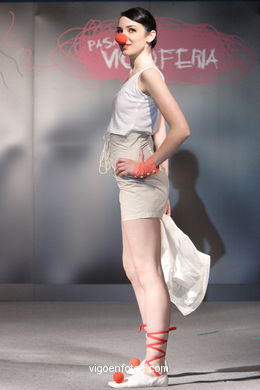 Tessa Pujadas - Colección: Romantic Circus - Pasarela de Moda de Jóvenes Diseñadores 2007. Vigo. Vigoferia.