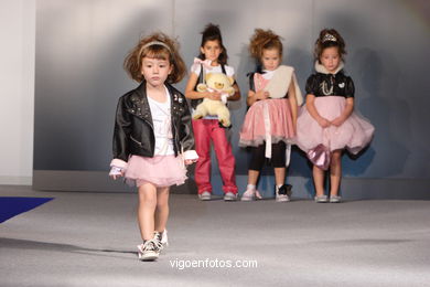 Maria Lorenzo y Cristina Megias - Collection: Romatic Rock - Young Fashion Designers Awards ceremony 2007. Vigo (Spain). Vigoferia.