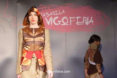 Grupo: Chihuahua (Miguel Angel Iba�ez Y Miguel Angel Brie�o) - Collection: Santas - Young Fashion Designers Awards ceremony 2007. Vigo (Spain). Vigoferia. 