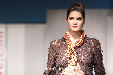 Grupo: Chihuahua (Miguel Angel Iba�ez Y Miguel Angel Brie�o) - Collection: Santas - Young Fashion Designers Awards ceremony 2007. Vigo (Spain). Vigoferia. 