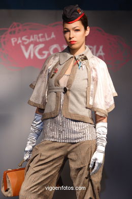 Vicky Avaca - Colección: Las Viajantes - Pasarela de Moda de Jóvenes Diseñadores 2007. Vigo. Vigoferia.