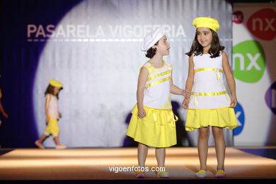 Ainhoa Zai Dua Mas - Primavera Amarilla. Runway Fashion of young fashion designer. Vigoferia 2006 - Spain.
