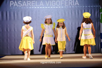 Ainhoa Zai Dua Mas - Primavera Amarilla. Runway Fashion of young fashion designer. Vigoferia 2006 - Spain.