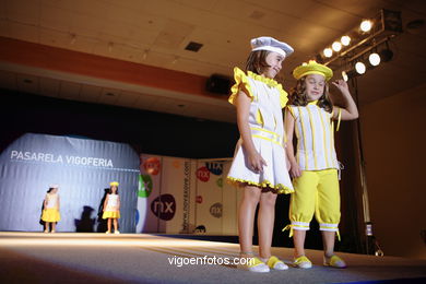Ainhoa Zai Dua Mas - Primavera Amarilla. Runway Fashion of young fashion designer. Vigoferia 2006 - Spain.