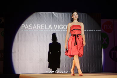 Rosa M Castello Gil - Sabor a Oriente. Pasarela de Jóvenes Diseñadores 2006. Vigo. Vigoferia.