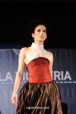 Rosa M Castello Gil - Sabor a Oriente. Pasarela de Jóvenes Diseñadores 2006. Vigo. Vigoferia.