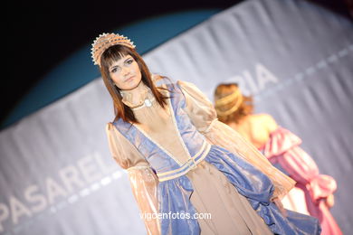 María Jesús Cuevas - Sangre Real. Runway Fashion of young fashion designer. Vigoferia 2006 - Spain.