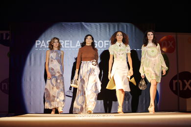 Higinio Mateu Ubeda - Mientras Tanto en Otro Lugar. Runway Fashion of young fashion designer. Vigoferia 2006 - Spain.
