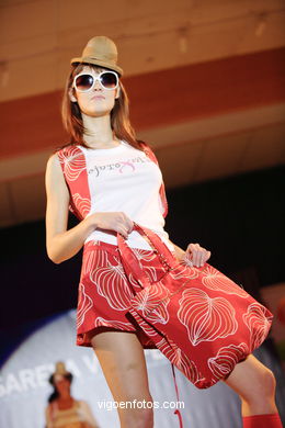 Noemi González - Te lo Juro x mi Bolso. Pasarela de Jóvenes Diseñadores 2006. Vigo. Vigoferia.