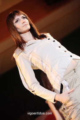 Nuria Serra Sala - Chic. Pasarela de Jóvenes Diseñadores 2006. Vigo. Vigoferia.